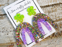 Load image into Gallery viewer, Four Leaf Clover Purple &amp; Chandler Confetti Rainbow Dangle Earrings [pre-order]
