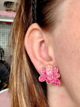 Load image into Gallery viewer, Pink &amp; Gold Ombre Small Stacked Flower Studs
